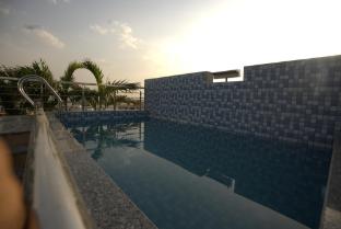 hotel aana inn prime