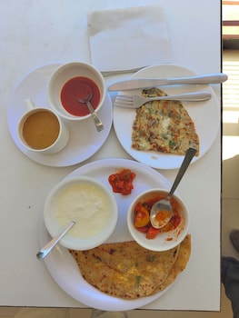 Hotel Avon Lake View Mall Road Nainital,,3 star