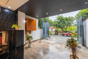 hotel admire inn sector 104