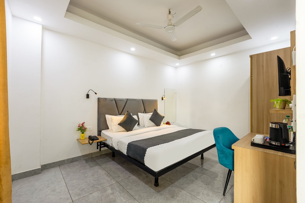 hotel admire inn sector 104