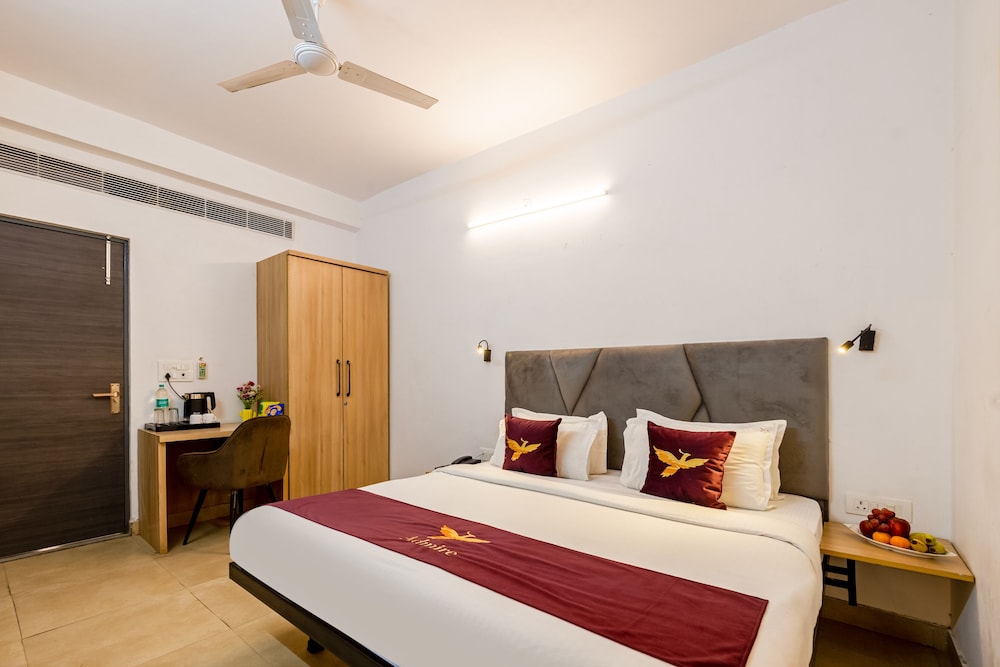 hotel admire inn sector 104