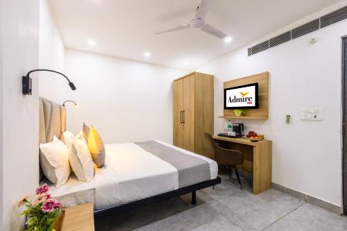 Hotel Admire Inn Sec - 104 By Aspl,,2 star