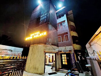 hotel arya palace