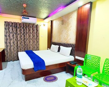 hotel arya palace