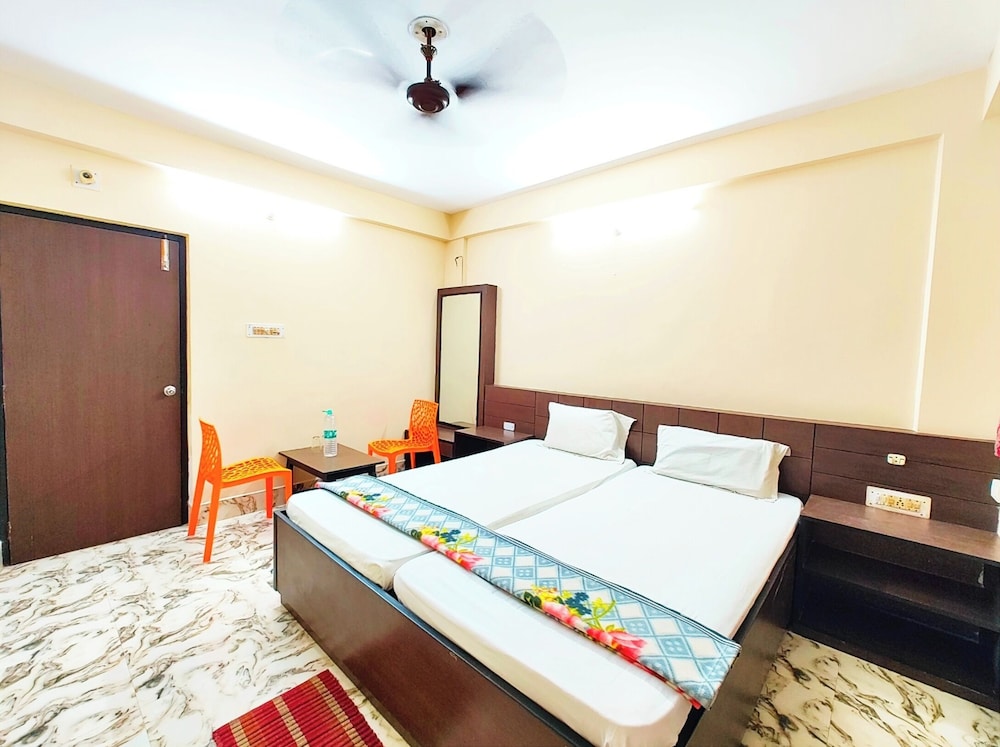 hotel arya palace