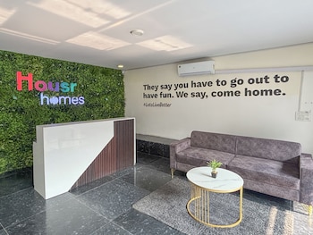 housr sector 28 golf course road next to phase 1 metro station