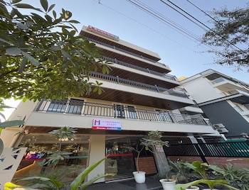 housr sector 45 gurgaon artemis hospital