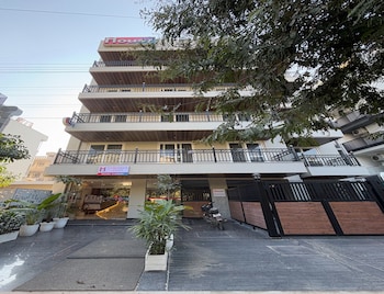 housr sector 45 gurgaon artemis hospital