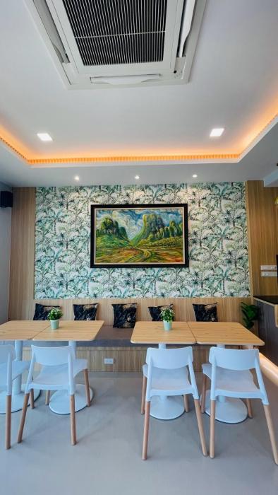 the village poshtel