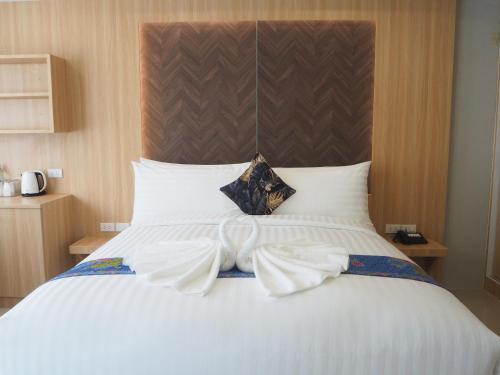 the village poshtel