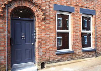 Ocho Homes By Eight Continents,,2 star