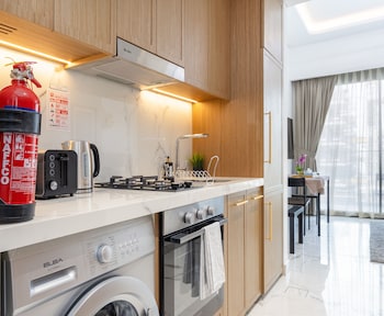 Bloomfields Deluxe Studio Azizi Riviera,,4 star