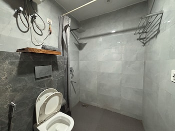 housr sector 43 gurgaon paras hospital