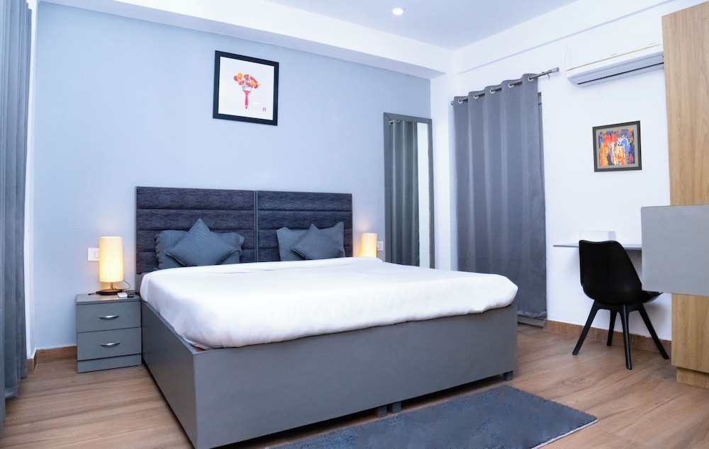 housr sector 43 gurgaon paras hospital