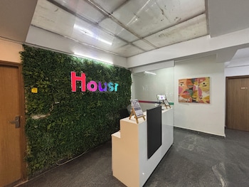 housr sector 43 gurgaon paras hospital