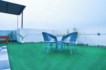 housr sector 43 gurgaon paras hospital