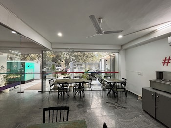 housr sector 43 gurgaon paras hospital