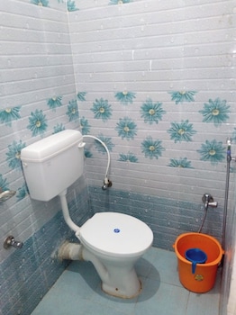 hotel glory and pranab sadan