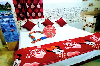 hotel glory and pranab sadan