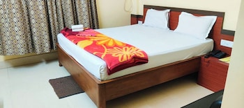 hotel glory and pranab sadan