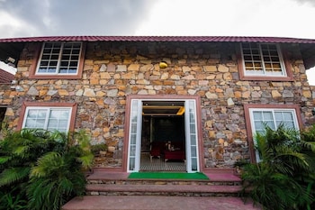 atola outhouse resort