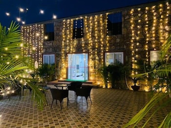 atola outhouse resort