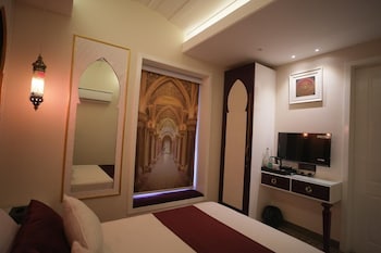 atola outhouse resort