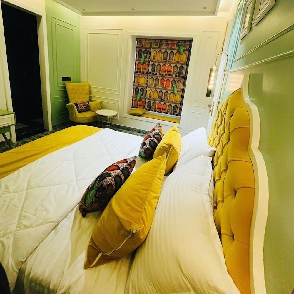 atola outhouse resort