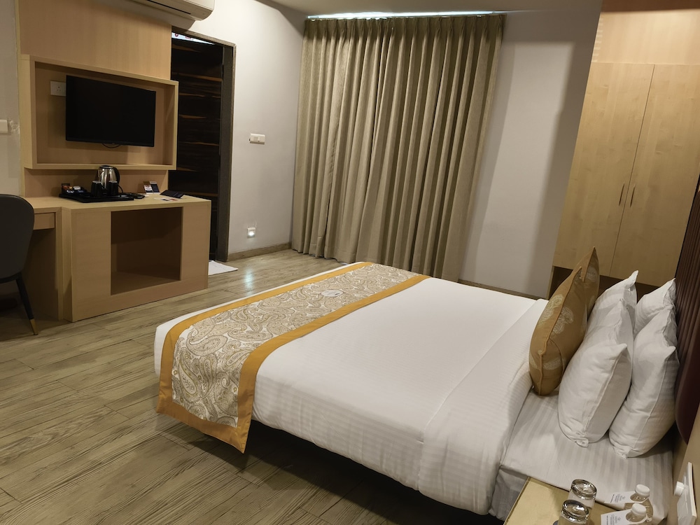 hotel grand continent hitech city laxmi cyber city