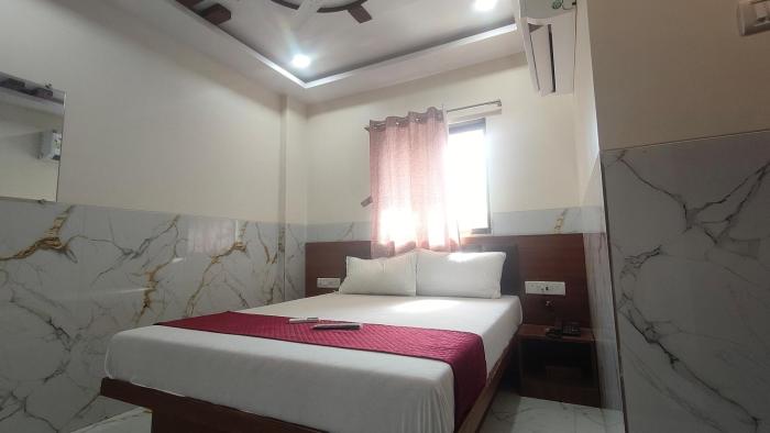hotel samrat palace 2 goregaon west