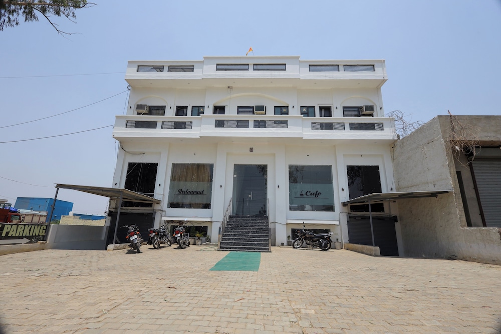 sapphire hotel and banquet
