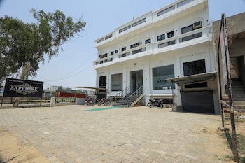 sapphire hotel and banquet