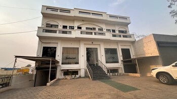 sapphire hotel and banquet
