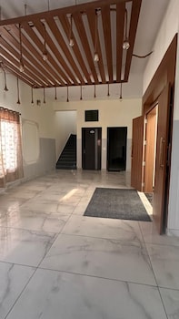 Sapphire Hotel & Banquet,,2 star