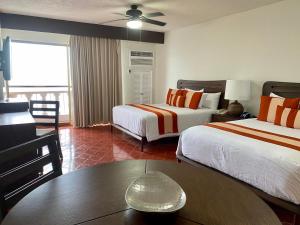 Costa Sur Resort & Spa,Mismaloya>>Conchas Chinas,4 star