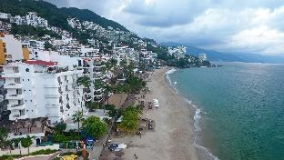 Emperador Vallarta Beachfront Hotel And Suites,Costa Careyes>>Amapas,3 star