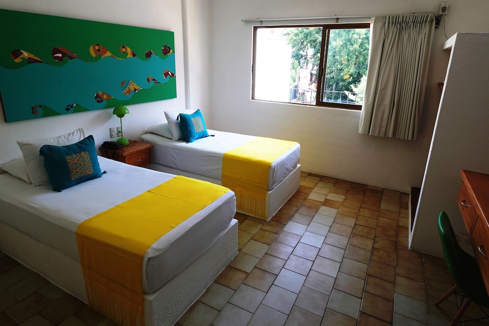 emperador vallarta beachfront hotel and suites