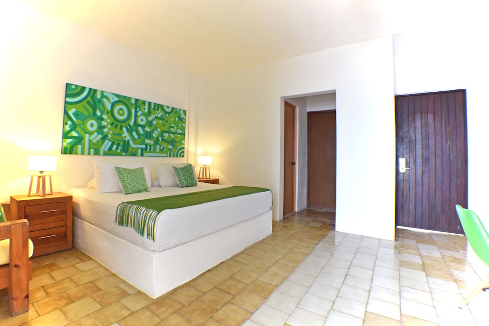 emperador vallarta beachfront hotel and suites