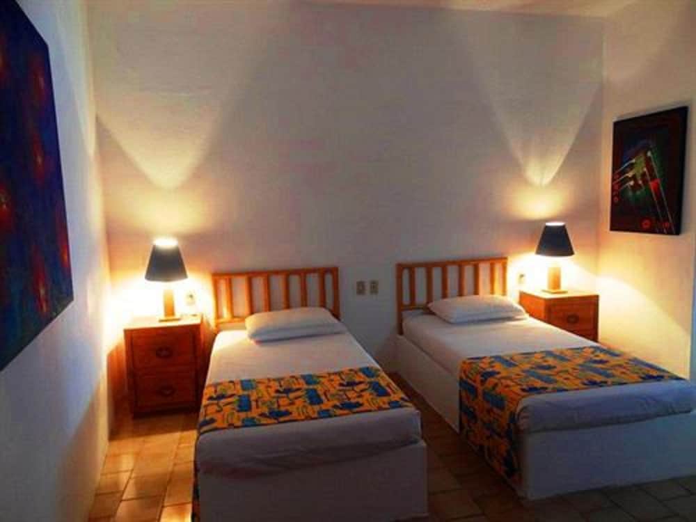 emperador vallarta beachfront hotel and suites