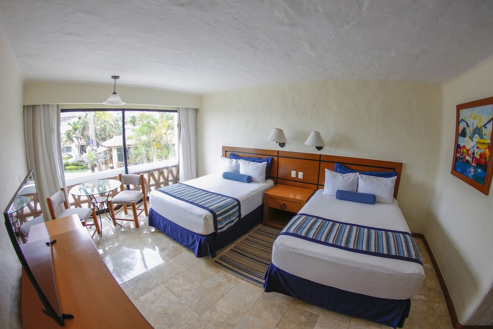 plaza pelicanos grand beach resort all inclusive