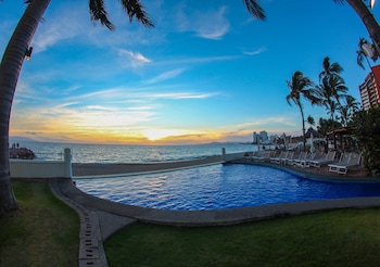 plaza pelicanos grand beach resort all inclusive