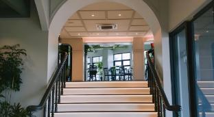 legacy hill hotel