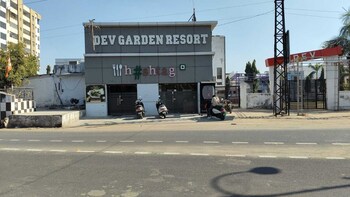 dev garden resort