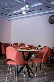 Hotel Riyansh,,3 star