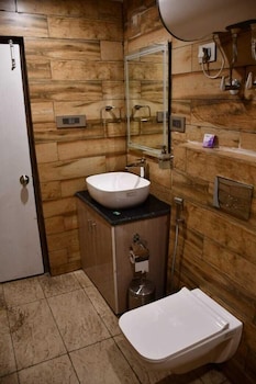 hotel leosh lansdwone