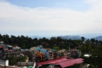 hotel leosh lansdwone