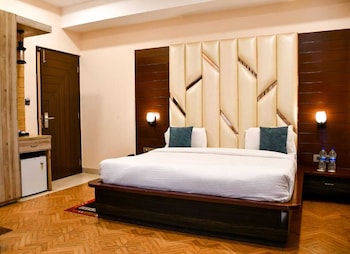 hotel leosh lansdwone