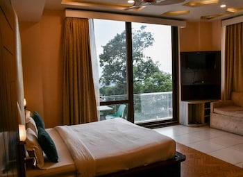 hotel leosh lansdwone