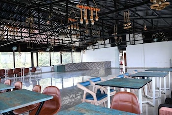 hotel leosh lansdwone