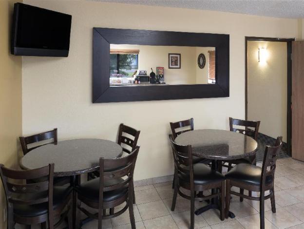 super 8 by wyndham nampa
